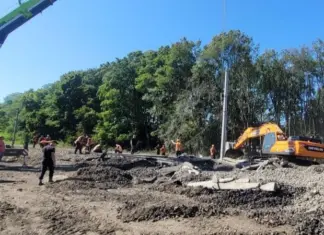 28 поездов изменили маршруты из-за взрывов на железной дороге под Бояркой