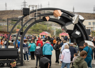 Музей техники на площади Металлургов в Никеле — новый туристический бренд Мурманской области