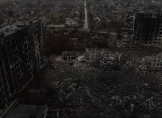 Разбитые и сожженные многоэтажки: в ВСУ показали фото из разрушенной российскими войсками Константиновки в Донецкой области