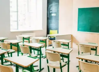 Во Львовском горсовете опровергли, что в детсаду ребенка якобы оставили без подарка из-за русского языка