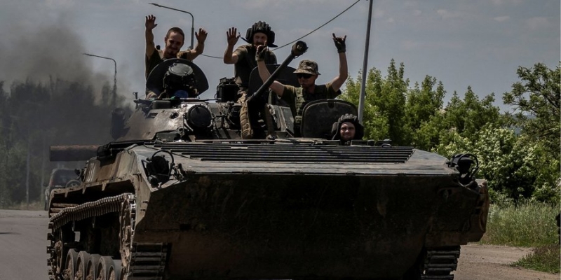 &laquo;500 танков не&nbsp;стоят атомной бомбы&raquo;. Британский экс-разведчик анализирует страхи США относительно эскалации и&nbsp;объясняет, почему ВСУ не&nbsp;надо спешить