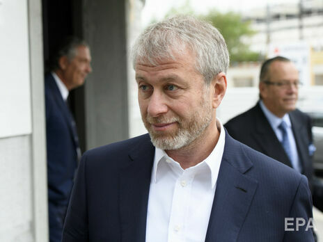 Абрамович подал иск в суд к издателю и автору книги "Люди Путина"