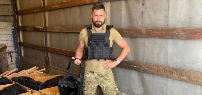 Бойцы получили 2 тысячи бронежилетов и средства связи от компании ''Метинвест''