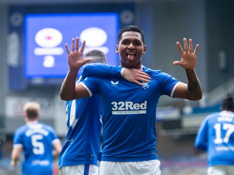 Чемпионом Шотландии по футболу впервые после банкротства и понижения в классе стал "Рейджерс"