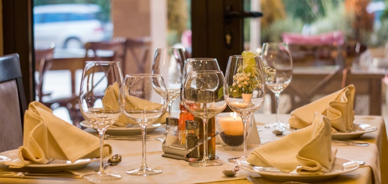 Что делать, если заказ в кафе принесли не вовремя: совет юриста