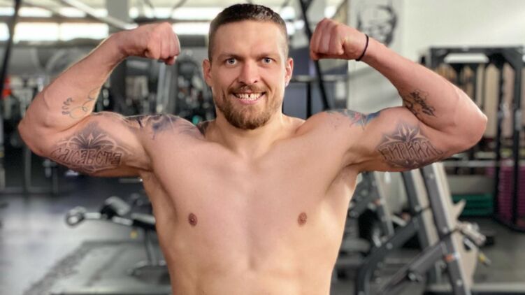 "Что случилось, тяжелый вес? Я здесь!". Украинский боксер Александр Усик записал новое видео на весах