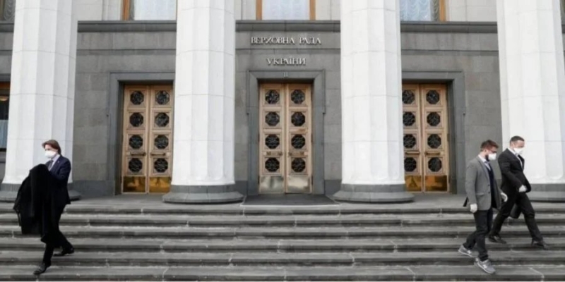 &laquo;Дискуссионный вопрос&raquo;. Представитель Зеленского в&nbsp;КСУ считает, что выборы в&nbsp;Раду должны состояться на&nbsp;год позже&nbsp;&mdash; в&nbsp;2024-м