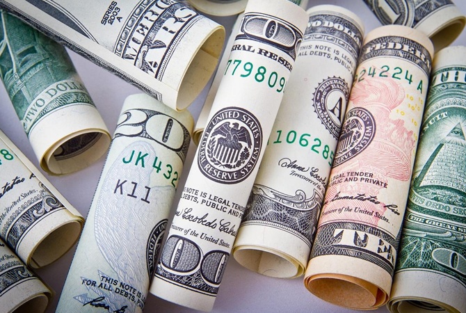 Доллар после майских праздников: влияние визита Блинкена, приближающихся отпусков и роста цен на нефть