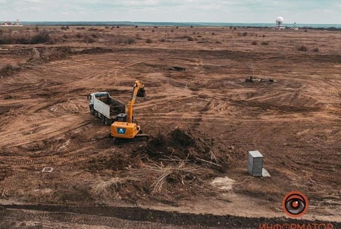 Эксперт: Депутат Демченко получает деньги за срыв строительства аэропорта в Днепре