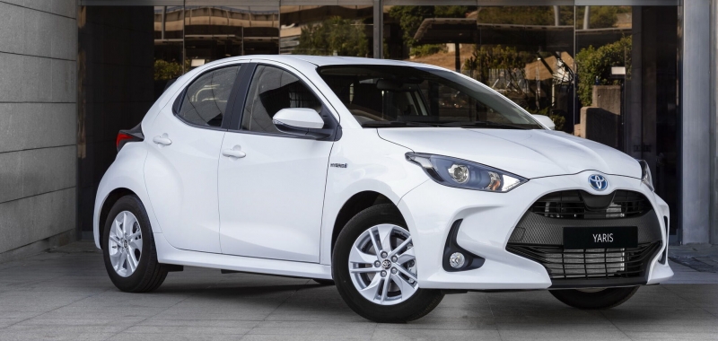 Гибридный Toyota Yaris превратили в грузовичок