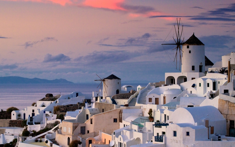 Греция допустила возможность отмены карантина для российских туристов с 19 апреля