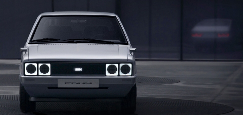 Hyundai показал экстерьер и интерьер стильного рестомода Pony