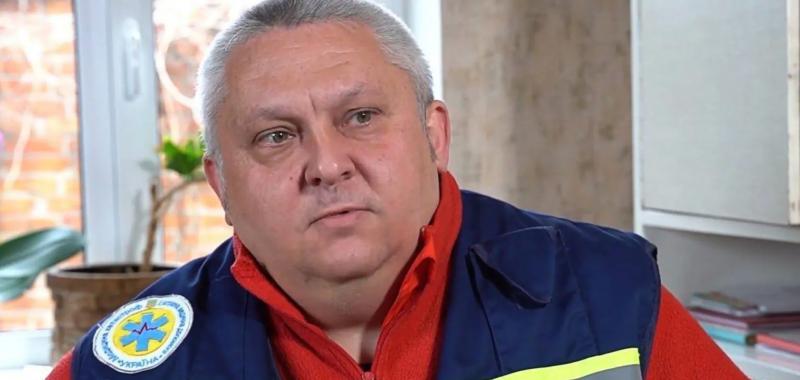 ''Я шел к больному, а россияне стреляли из гаубиц'': история фельдшера из Тростянца в Музее ''Голоса Мирных'' Фонда Рината Ахметова