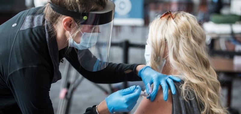 Какие страны вводят ''паспорта'' вакцинации: список и даты