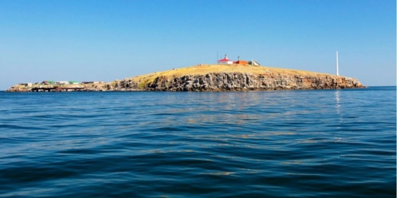 К&nbsp;острову Змеиный подошли две нераспознанные цели. Российские оккупанты угрожают военным и&nbsp;требуют сдаться&nbsp;&mdash; ГПСУ