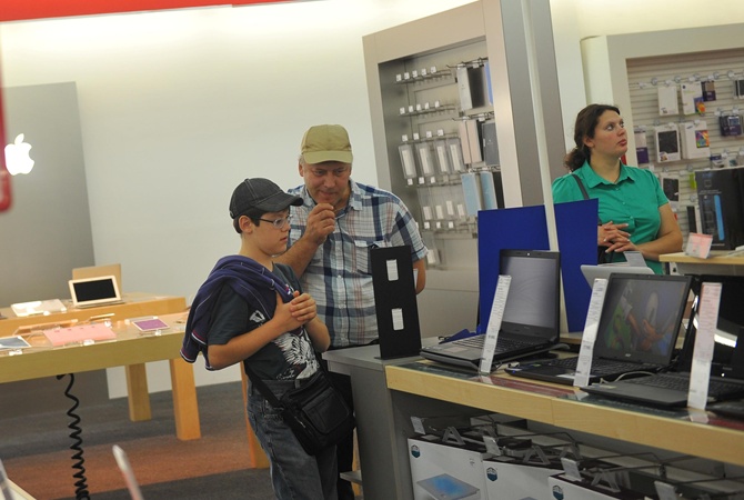 Коронавирус и ноутбуки: почему из-за пандемии сильно подорожала электроника