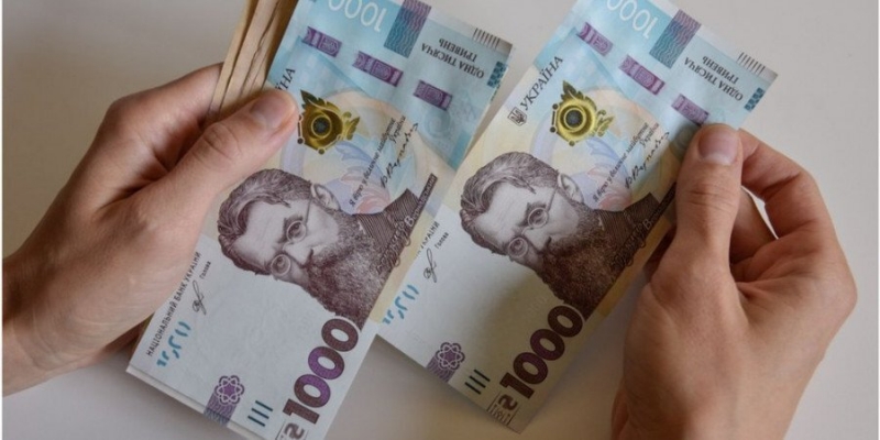 &laquo;Ковидная тысяча&raquo; и&nbsp;другие проекты. Во&nbsp;сколько обходятся инициативы Зеленского и&nbsp;кто за&nbsp;них платит&nbsp;&mdash; разбор BBC News Украина