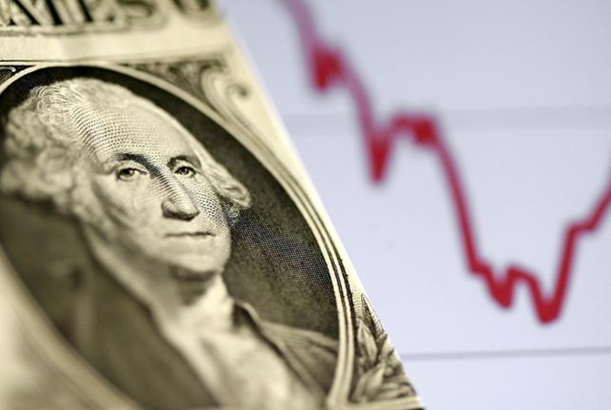 Курс валют на сегодня: доллар дорос до психологической отметки