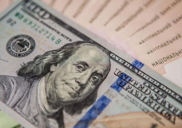 Курс валют на сегодня: доллар и евро продолжают рушиться