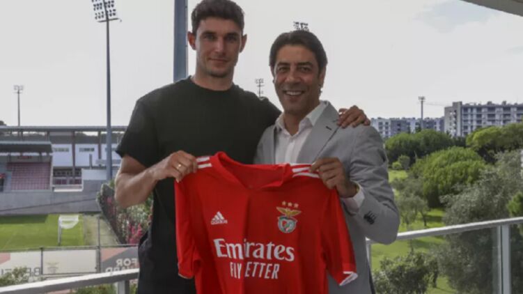 Лига чемпионов. "Бенфика" включила в заявку на матч со "Спартаком" украинского форварда Яремчука