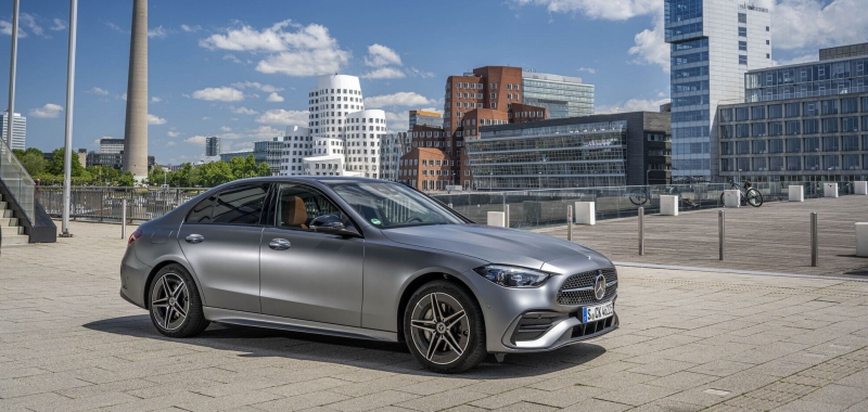 Mercedes-Benz C-Class получил новую гибридную версию
