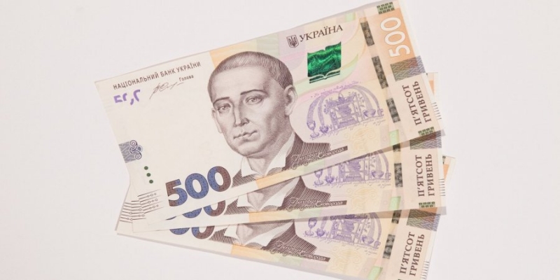 Минимальная зарплата в&nbsp;2022 году: как и&nbsp;когда ее&nbsp;повысят