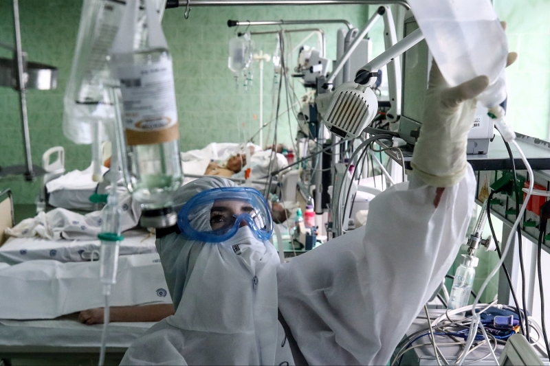 Мурашко рассказал о симптомах у зараженных омикроном россиян