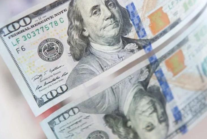 Нацбанк назвал самые популярные среди фальшивомонетчиков купюры. Это 100 долларов, но не только