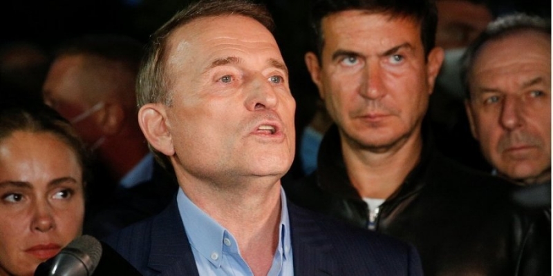 На Медведчука надели электронный браслет