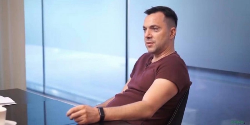 &laquo;Не&nbsp;должен был выполнять указания&raquo;. Арестович после резонансного заявления экс-главы ГУР Бурбы обвинил его в&nbsp;служебном преступлении