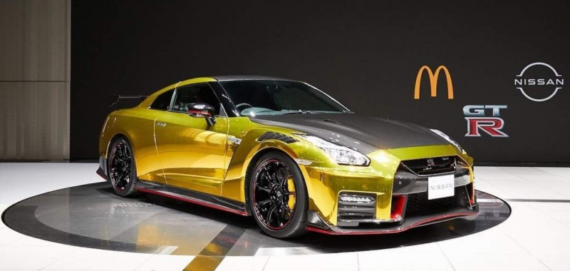 Nissan и McDonald's вместе создали специальный GT-R NISMO с золотой отделкой