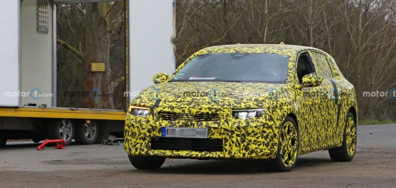 Opel Astra 2022 года заметили на тестах с новым дизайном