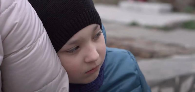 ''От пережитого сын перестал говорить'': семья из Мариуполя получила жилье в Днепре, которое обустроил Фонд Рината Ахметова