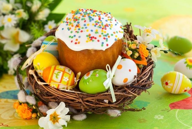 Пасха приближается: украинцы покупают пасхальные наборы и декор