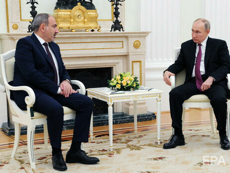 Пашинян ушел на самоизоляцию перед встречей с Путиным