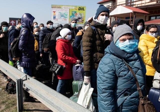 Почему украинцы уезжают на заработки за границу