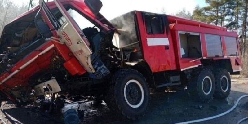 Под Киевом российские оккупанты взорвали пожарную автоцистерну, пострадали восемь человек