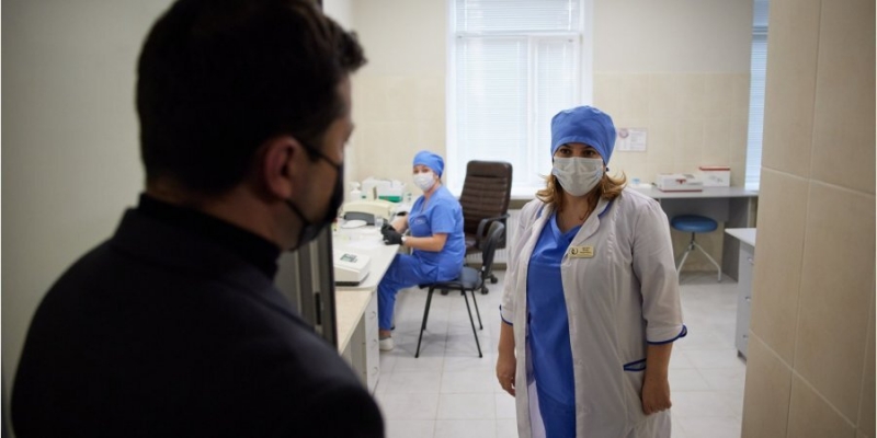 Получит каждый, но&nbsp;не&nbsp;все? Как будут выплачивать тысячу гривен от&nbsp;Зеленского: отвечаем на&nbsp;главные вопросы о&nbsp;программе