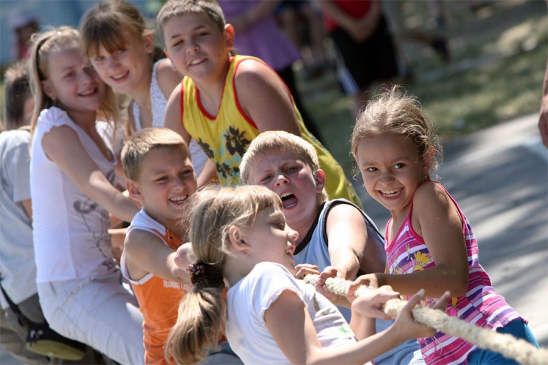 Правительство проработает механизм компенсации путевок многодетным семьям