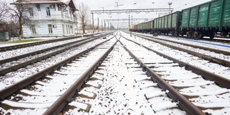 Причина — карантин. Укрзализныця прекращает посадку и высадку пассажиров в Житомирской и Черновицкой областях