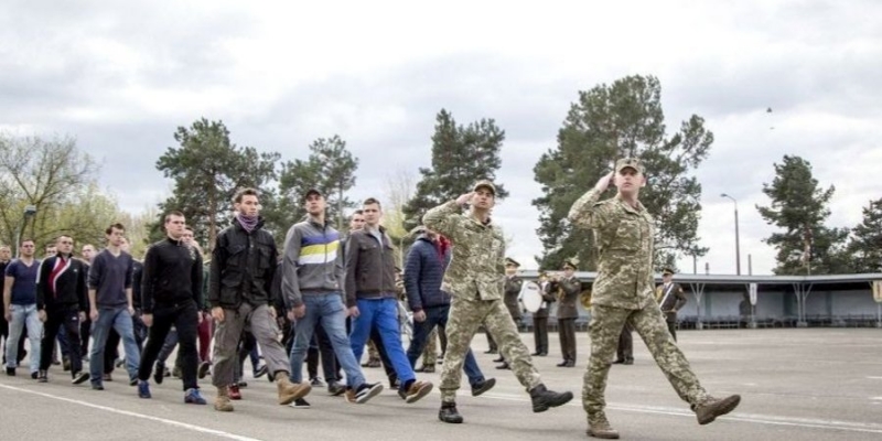 Рада поддержала законопроект Зеленского о&nbsp;повышении штрафов за&nbsp;уклонение от&nbsp;призыва