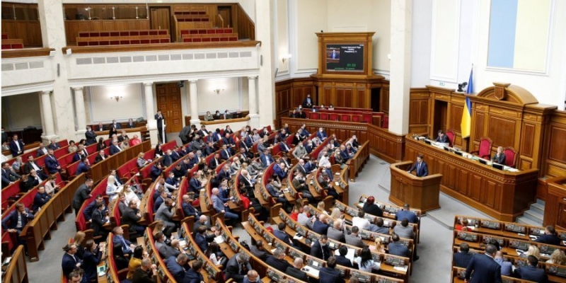 Рейтинг партий: Евросолидарность опережает Слугу народа, политсила Разумкова приближается к проходному барьеру — опрос КМИС