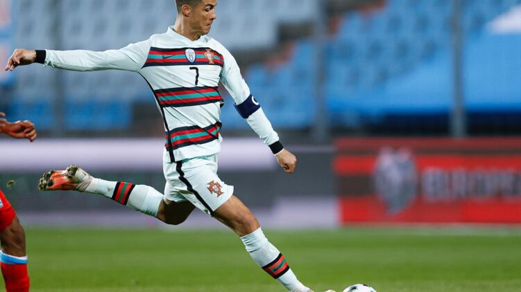 Роналду после контракта с "Ювентусом" планирует закончить карьеру на родине - СМИ