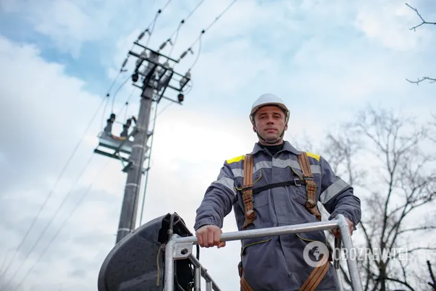 С начала войны энергетики ДТЭК Ахметова вместе с ВСУ вернули свет для 3,6 миллиона семей