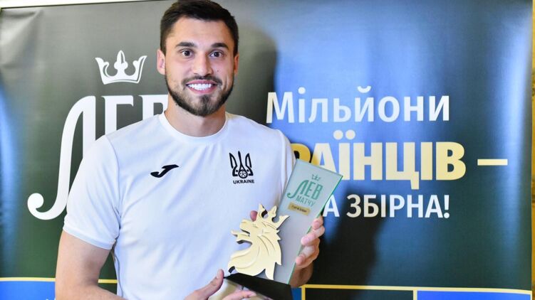 Сборную Украины фанаты встретили в аэропорту Борисполь после Евро-2020. Как это было