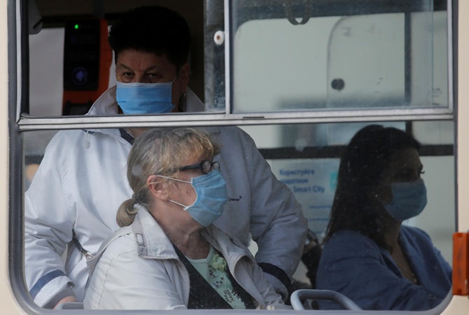 Социальные новшества: без бесплатного проезда, принудительное списание долгов ЖКХ и пенсии - через банк