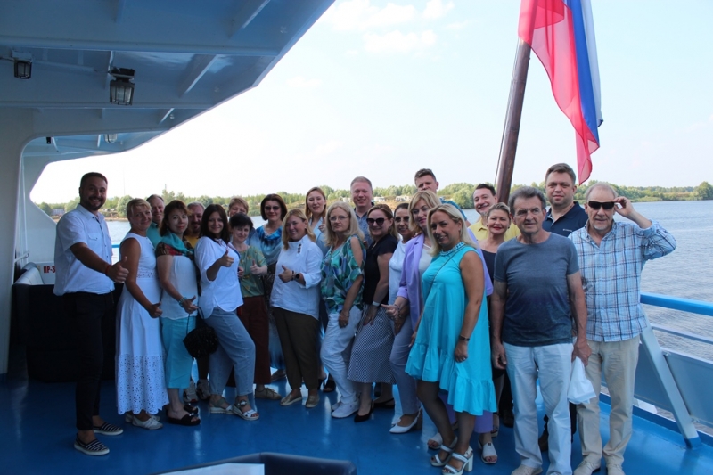 Solvex и Донинтурфлот организовали круиз выходного дня для агентов 