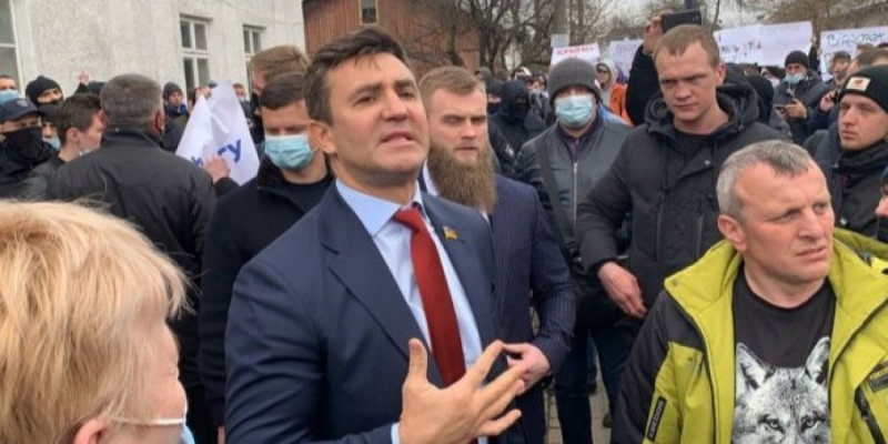 &laquo;Там творилось бог знает что&raquo;. В&nbsp;ОП объяснили, почему Слуга народа отправила на&nbsp;довыборы в&nbsp;Прикарпатье 20 своих депутатов