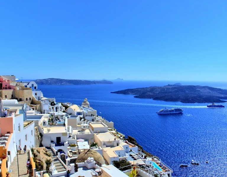 Туроператор: жалоб от туристов в Греции нет