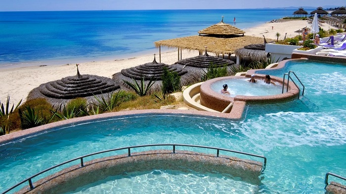 Туроператоры выступили с обращением к главе Оперштаба